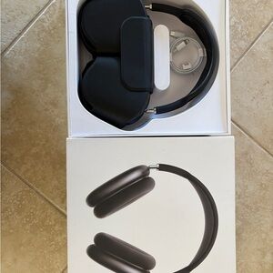 Apple AirPod Max Headphones Space Grey